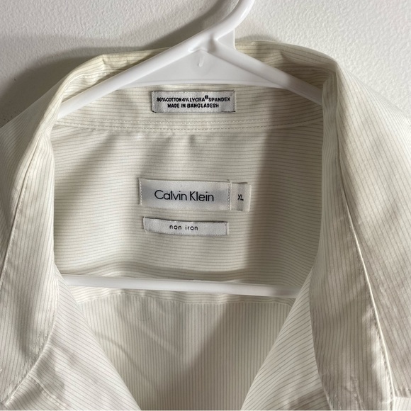 Calvin Klein Pin Striped Button Down Shirt Large Collared Men’s Long Sleeve - Picture 3 of 5